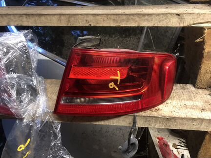 Задний правый фонарь Audi A4 b8