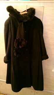 Пальто шерстяное зимнее с капюшоном