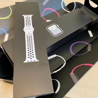 Apple Watch Series 5 GPS 40mm with Nike Sport Band