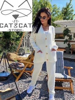 Великолепный удобный вязанный шерст. костюм новый