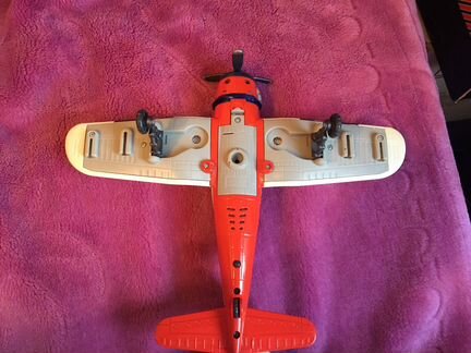 Игрушечная модель самолёта F4U-1