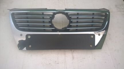 Новая решетка радиатора VW Пассат В-6 2006-2010 г