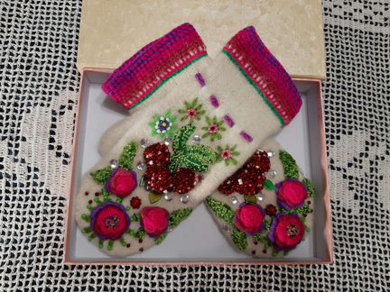 Дизайнерские варежки Радость жизни