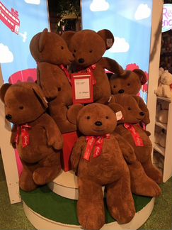 Плюшевый медведь Hamleys