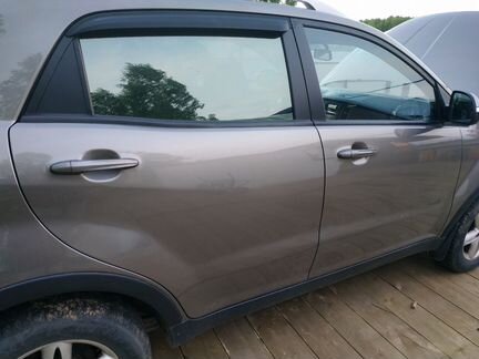 Стекло боковое Ssang Yong Actyon New