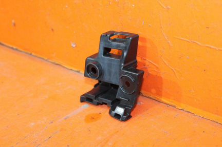 Крепление бампера заднее левое Volkswagen Golf 6