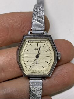 Заря СССР Кварцевые наручные часы