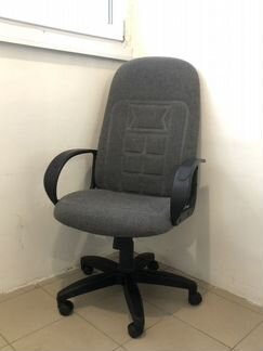 Стул на колёсиках