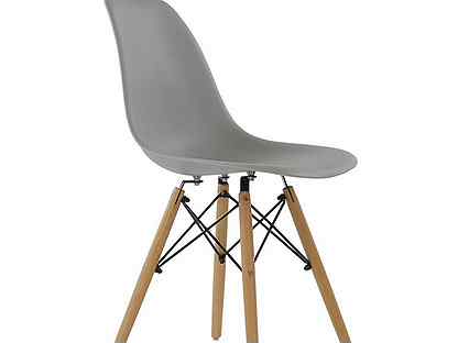 Стол и стулья eames