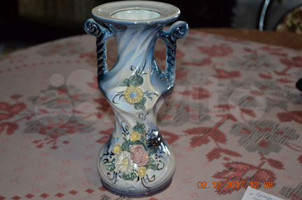 Керамические вазочки с цветами