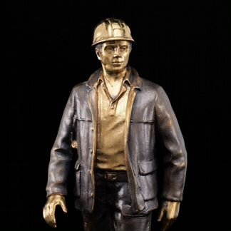 Бронзовая статуэтка 