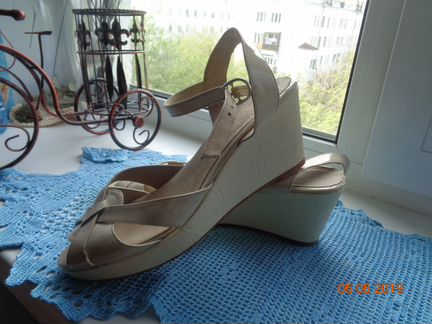 Босоножки р.42