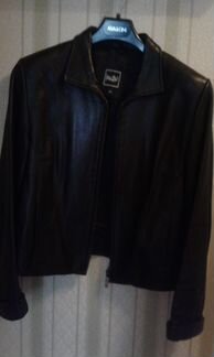 Кожанная весенняя куртка короткая