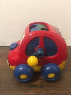 Игрушечная машинка