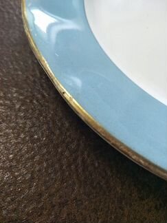 Две фаянсовые тарелки Кузнецова