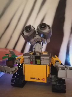 Валли wall-e конструктор новый 687 деталей