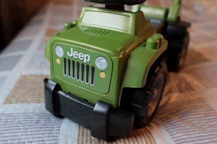 Детская машина с конструктором