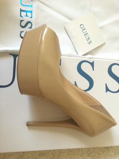 Лаковые туфли Guess