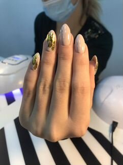 Модель на маникюр