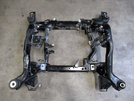 Подрамник передний Мерседес 166 A1663302200