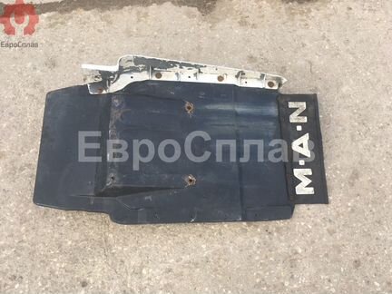 Крыло переднее задняя часть с правой накладкой MAN