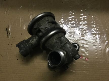 06A131351D воздушный клапан VW T5 Т5 2,0 AXA