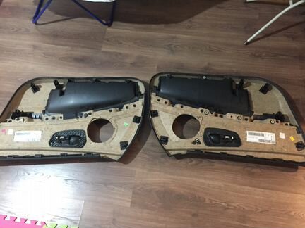 Передние дверные обшивки (дверные карты) BMW E90
