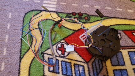 Мотор левого зеркала на Теану j32