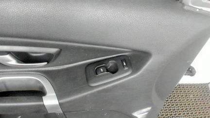 Дверь боковая левая передняя Volvo XC90, 2005