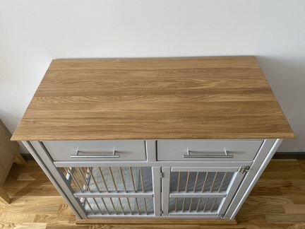 Дубовый домик-вольер 