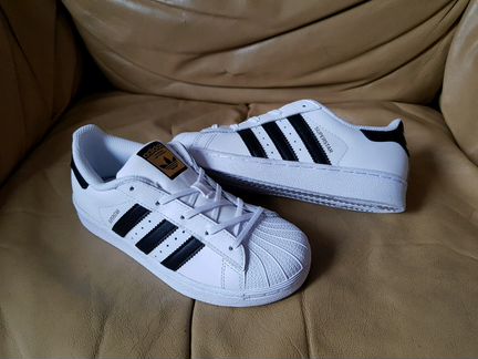 Кроссовки Adidas Superstar новые кожаные 33 р