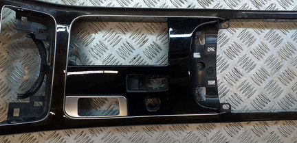 Центральная консоль Audi A8 III D4