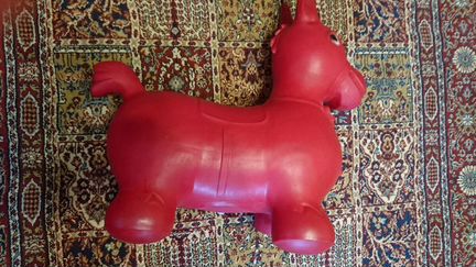 Ослик прыгун togu bonito тогу бонито