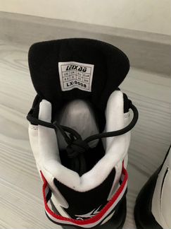 Новые Кроссовки унисекс 42-43 размер