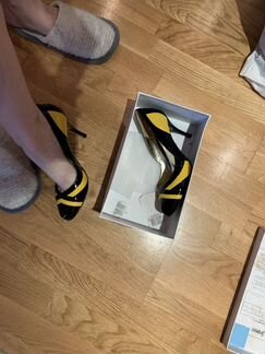 Туфли женские желто-чёрные кожаные