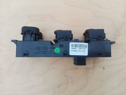 Блок управления стеклоподъемниками Hyundai Solaris