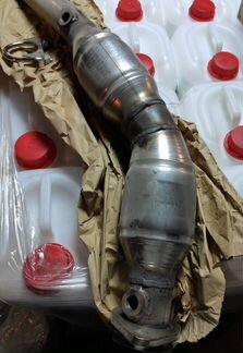 93680 Magnaflow катализатор 06-08 Range Rover 4.4L