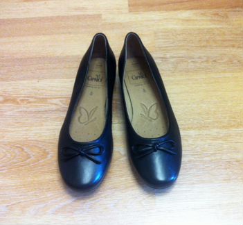 Новые кожаные балетки Caprice (39) черные