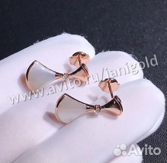 Золотые сергии с бриллиантом