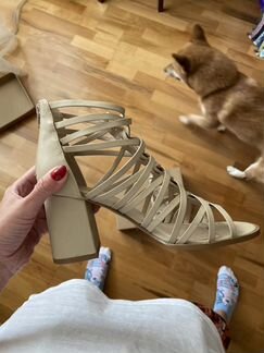 Бежевые босоножки аля гладиаторы