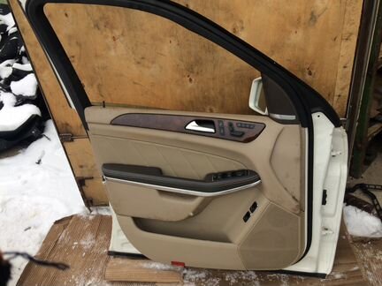 Mercedes x166 GL обшивки передних дверей беж