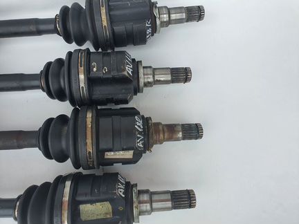 Привод передний правый Toyota Avensis (2) 1.8