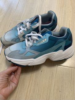Кроссовки новые Adidas falcon