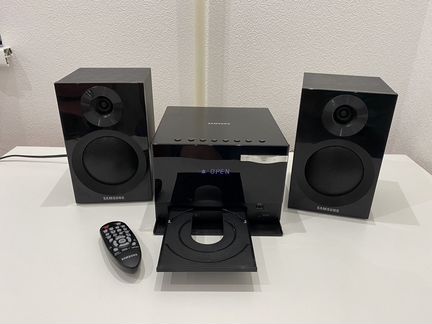 Музыкальный центр Samsung MM-E320/RU (20Вт)