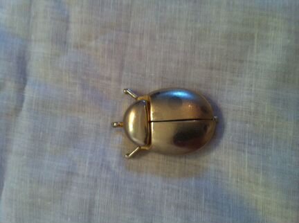 Часы - божья коровка