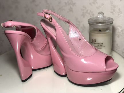 Яркие туфли на высоком каблуке 38