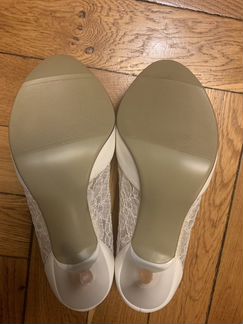 Белые туфли Vigorous