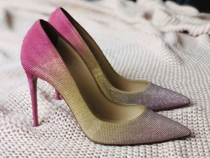 Продаю лодочки Casadei