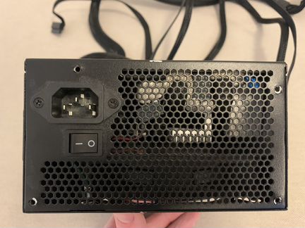 Продам блок питания Corsair CX650M 650 Вт