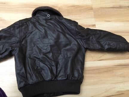 Кожаная фирменная куртка на мальчика